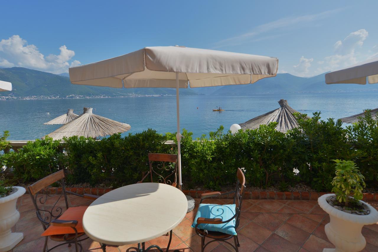 Apartments Palace Mira Mare ティヴァト エクステリア 写真